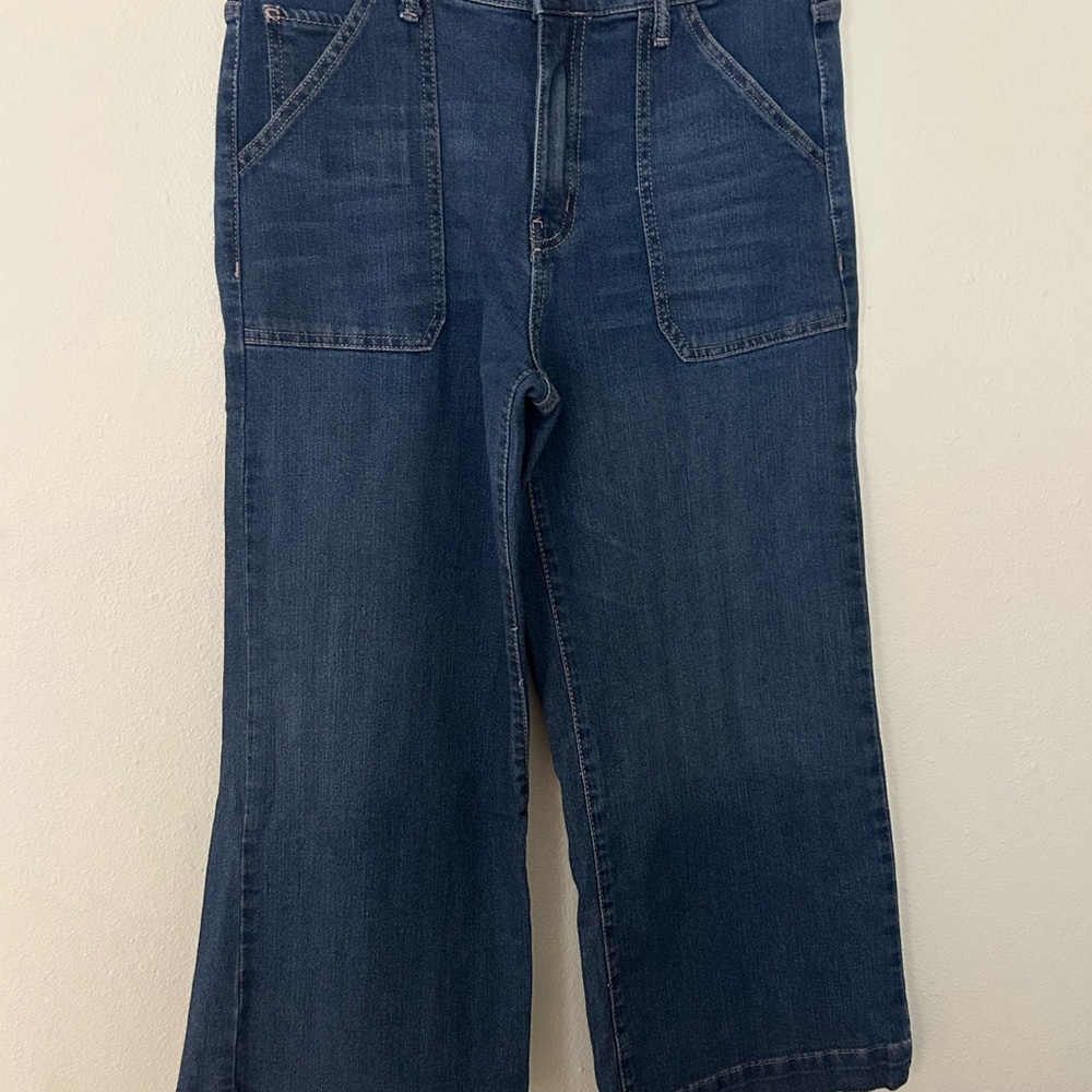 Time and Tru High-Rise Wide-Leg cropped Jeans in Dark Blue